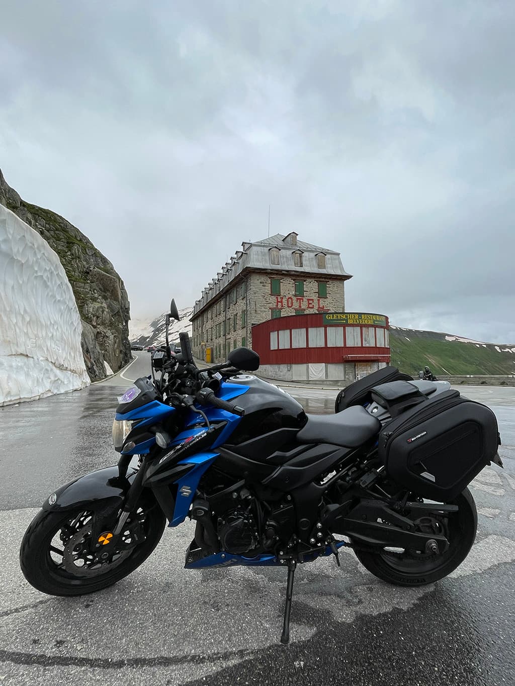 Alpenpassen rijden met de motor: Grimsel, Furka en Gotthard op één dag