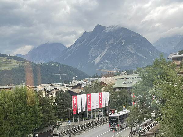 Motortrip van het Comomeer naar Bormio: de poort naar drie iconische bergpassen